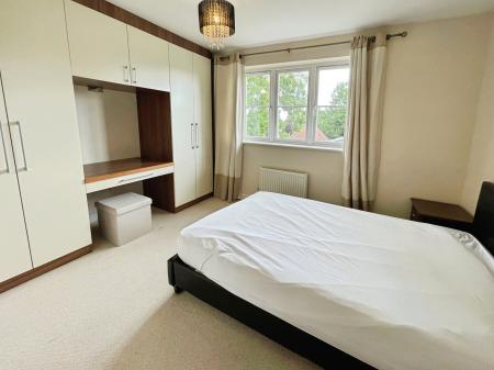 4 bedroom Semi-detached house to let in Ferncroft Walk, Chellaston, Derby, DE73