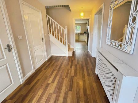 4 bedroom Semi-detached house to let in Ferncroft Walk, Chellaston, Derby, DE73