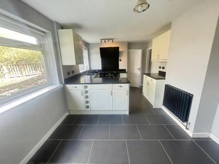 3 bedroom Semi-detached house to let in Grantham Avenue, Chaddesden, Derby, DE21
