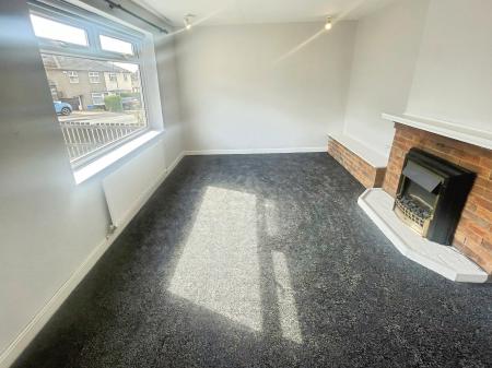 3 bedroom Semi-detached house to let in Grantham Avenue, Chaddesden, Derby, DE21