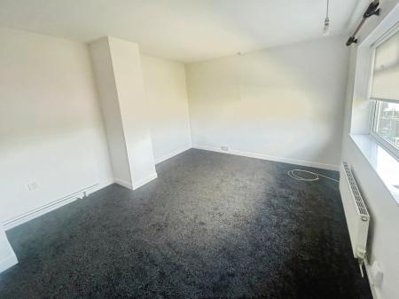 3 bedroom Semi-detached house to let in Grantham Avenue, Chaddesden, Derby, DE21