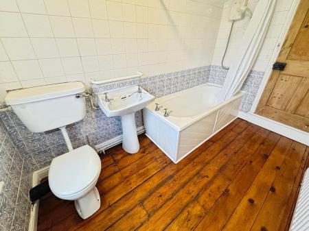 2 bedroom Terraced House to let in King Alfred Street, Derby, DE22