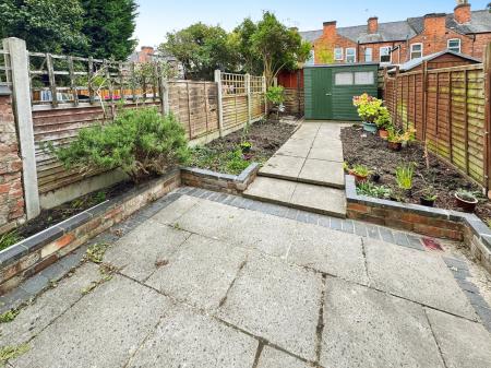 2 bedroom Terraced House to let in King Alfred Street, Derby, DE22