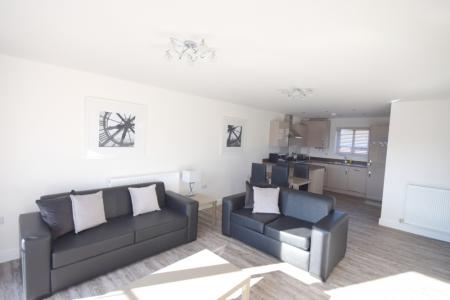 2 bedroom Apartment to let in Lodge Lane, Derby, DE1