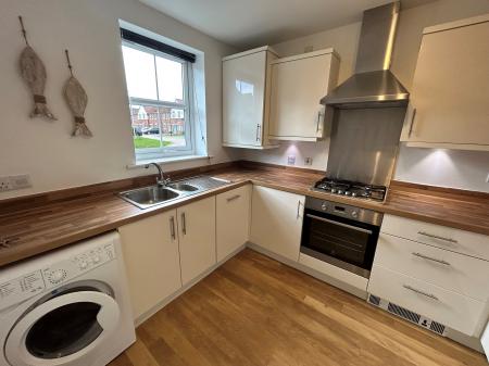 3 bedroom Town house to let in Queensbury Park Drive, Shelton Lock, Derby, DE24