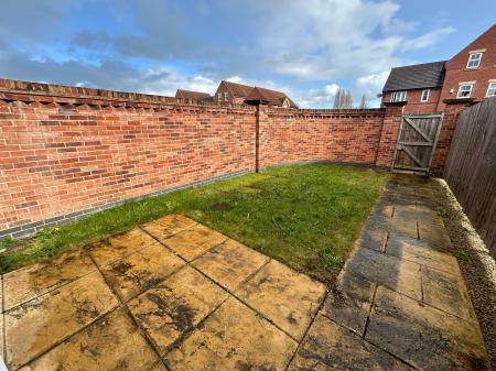 3 bedroom Town house to let in Queensbury Park Drive, Shelton Lock, Derby, DE24