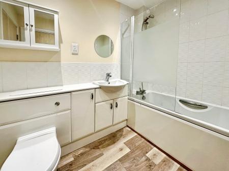 3 bedroom Town house to let in Auriga Court, Chester Green, Derby, DE1