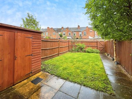 3 bedroom Town house to let in Auriga Court, Chester Green, Derby, DE1