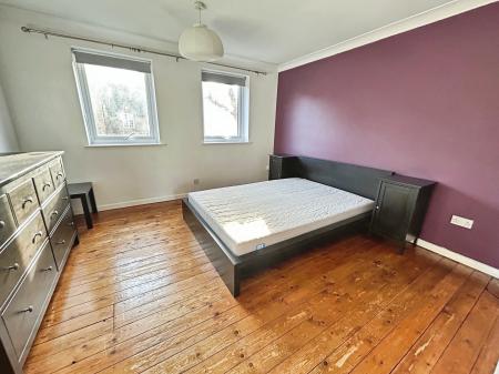 2 bedroom Town house to let in College Mews, Derby, DE1