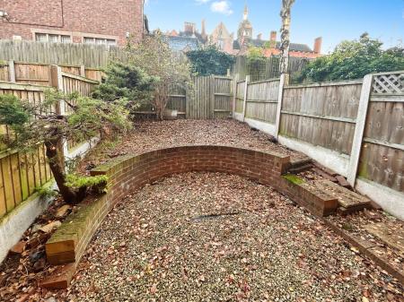 2 bedroom Town house to let in College Mews, Derby, DE1