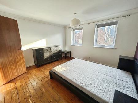 2 bedroom Town house to let in College Mews, Derby, DE1