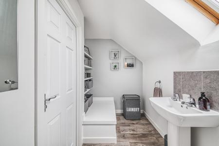 3 bedroom Town house to let in Chilham Way, Boulton Moor, Derby, DE24