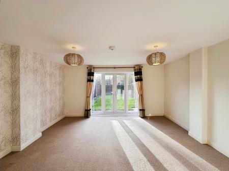 4 bedroom Town house to let in Brightwater Close, Shelton Lock, Derby, DE24