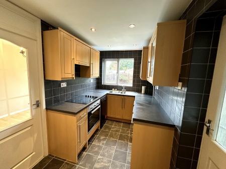 3 bedroom Detached house to let in Lychgate Close, Oakwood, Derby, DE21