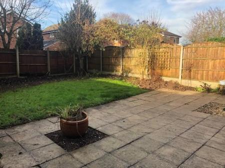 3 bedroom Detached house to let in Lychgate Close, Oakwood, Derby, DE21