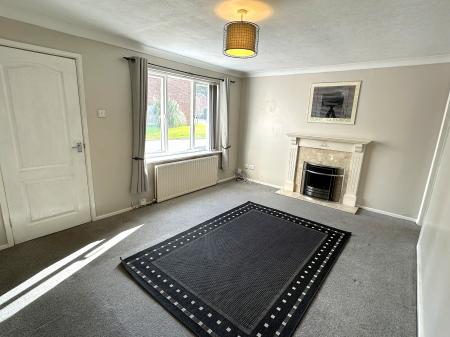 3 bedroom Detached house to let in Lychgate Close, Oakwood, Derby, DE21