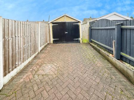 3 bedroom Semi-detached house for sale in Hanover Square, Mackworth, DE22