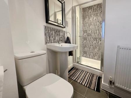 3 bedroom Semi-detached house to let in Richardson Way, Derby, DE22