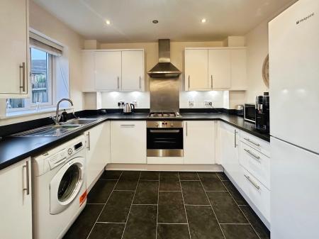 3 bedroom Semi-detached house to let in Richardson Way, Derby, DE22