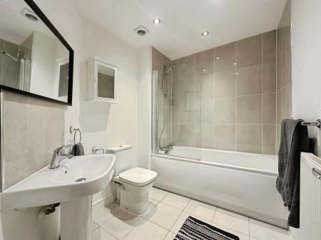 3 bedroom Semi-detached house to let in Richardson Way, Derby, DE22