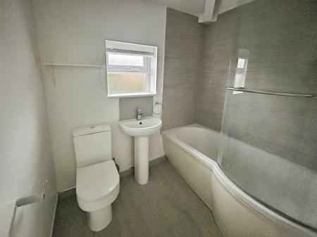 3 bedroom Semi-detached house to let in Brackensdale Avenue, Mackworth, Derby, DE22