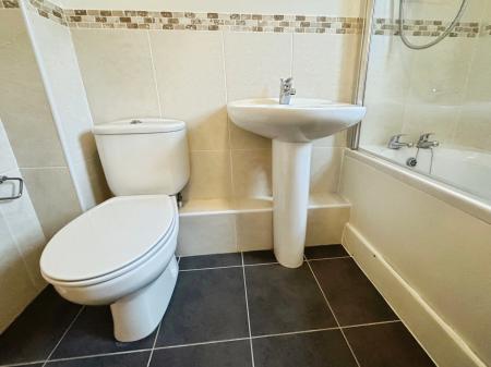 2 bedroom Apartment to let in Thornhill Road, Littleover, Derby, DE23