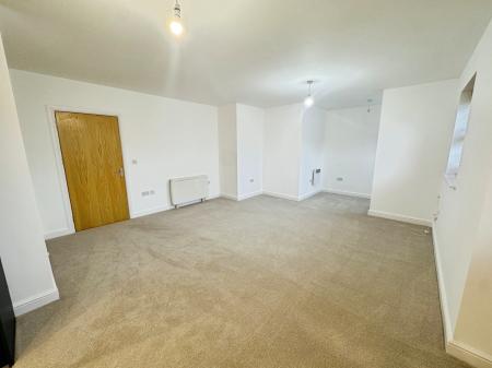 2 bedroom Apartment to let in Thornhill Road, Littleover, Derby, DE23