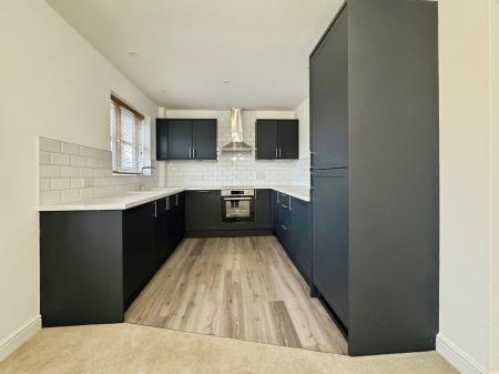 2 bedroom Apartment to let in Thornhill Road, Littleover, Derby, DE23