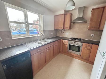 2 bedroom Flat to let in Drage Street, Chester Green, Derby, DE1