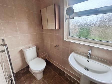 3 bedroom Semi-detached house to let in Oaklands Avenue, Littleover, Derby, DE23