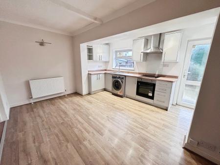 3 bedroom Semi-detached house to let in Oaklands Avenue, Littleover, Derby, DE23