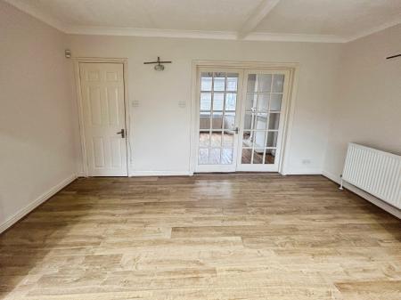 3 bedroom Semi-detached house to let in Oaklands Avenue, Littleover, Derby, DE23