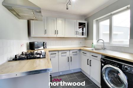 2 bedroom Semi-detached house to let in Brampton Lane, Armthorpe, Doncaster, DN3