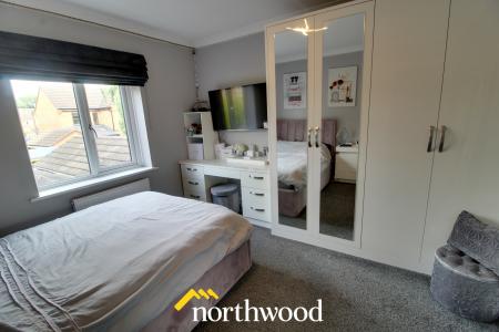 5 bedroom Detached house to let in Fountains Close, Kirk Sandall, Doncaster, DN3