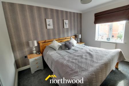 5 bedroom Detached house to let in Fountains Close, Kirk Sandall, Doncaster, DN3