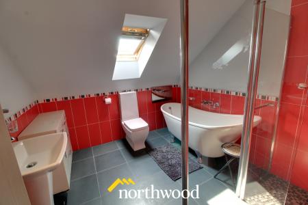 5 bedroom Detached house to let in Fountains Close, Kirk Sandall, Doncaster, DN3