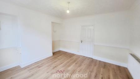 3 bedroom Terraced House to let in Kings Terrace, Askern, Doncaster, DN6