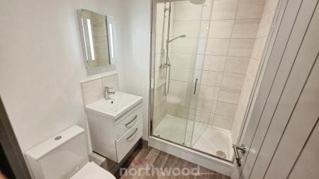 1 bedroom Flat to let in Portland Place, Doncaster, DN1