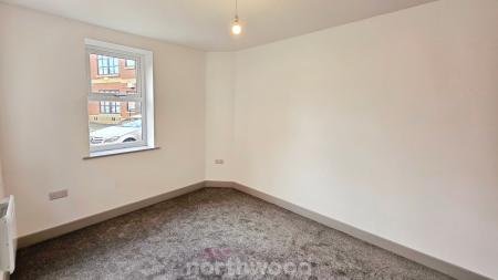 1 bedroom Flat to let in Portland Place, Doncaster, DN1