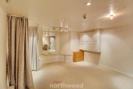 0 bedroom Commercial Property to let in Thorne Road, Doncaster, DN1