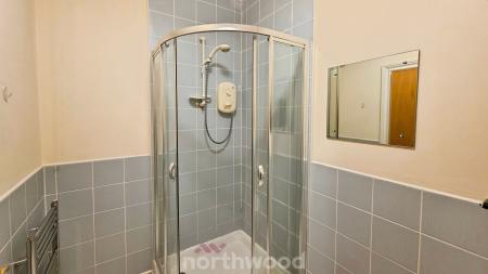 1 bedroom Flat to let in Thorne Road, Doncaster, DN1