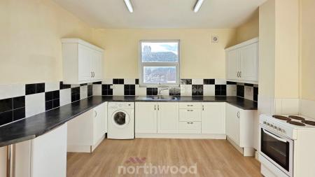 1 bedroom Flat to let in Thorne Road, Doncaster, DN1