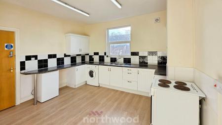 1 bedroom Flat to let in Thorne Road, Doncaster, DN1