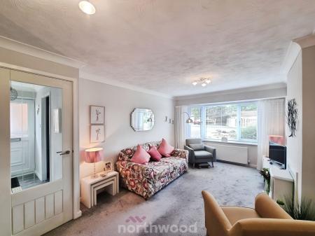 2 bedroom Semi-detached bungalow for sale in Ash Dale Road, Warmsworth, Doncaster, DN4