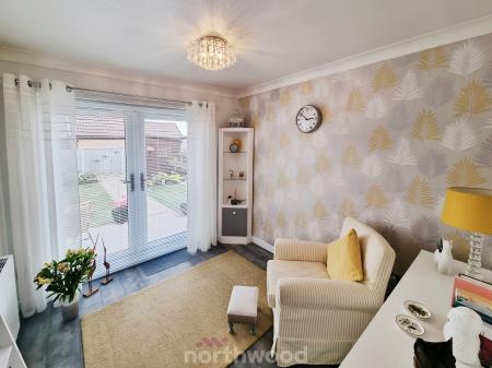 2 bedroom Semi-detached bungalow for sale in Ash Dale Road, Warmsworth, Doncaster, DN4