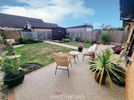 2 bedroom Semi-detached bungalow for sale in Ash Dale Road, Warmsworth, Doncaster, DN4
