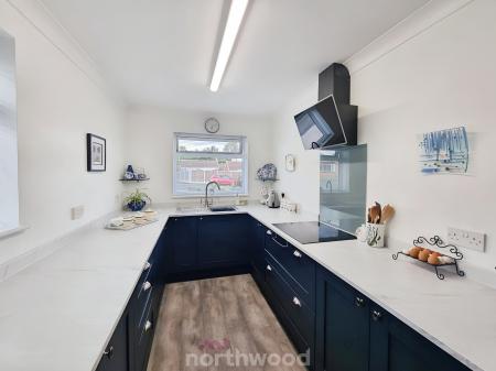 2 bedroom Semi-detached bungalow for sale in Ash Dale Road, Warmsworth, Doncaster, DN4