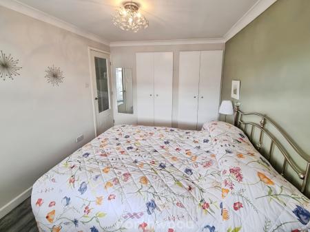2 bedroom Semi-detached bungalow for sale in Ash Dale Road, Warmsworth, Doncaster, DN4