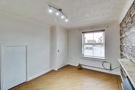 2 bedroom Semi-detached house for sale in Bank End Close, Bolton upon Dearne, S63