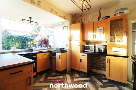 3 bedroom Detached bungalow for sale in Barton Lane, Armthorpe, Doncaster, DN3